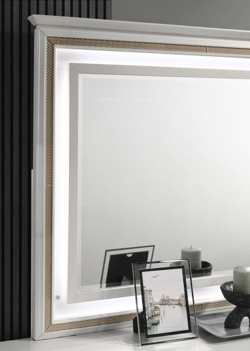 B026 - Mirror - White