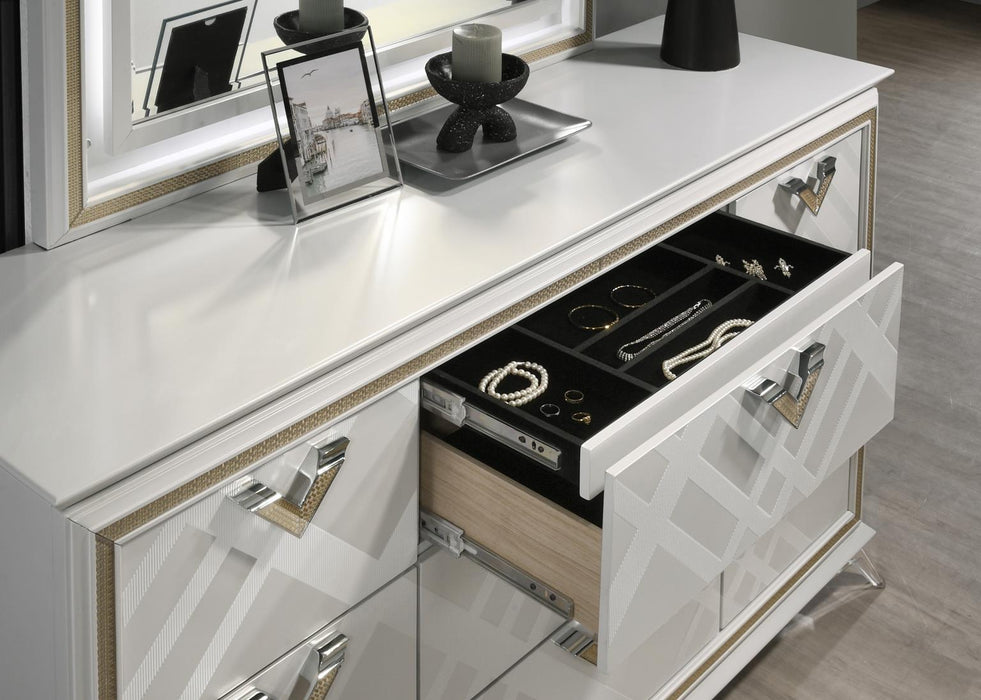 B026 - Dresser - White