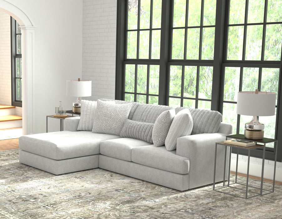 Logan - Sectional With Comfort Coil Seating And Included Accent Pillows