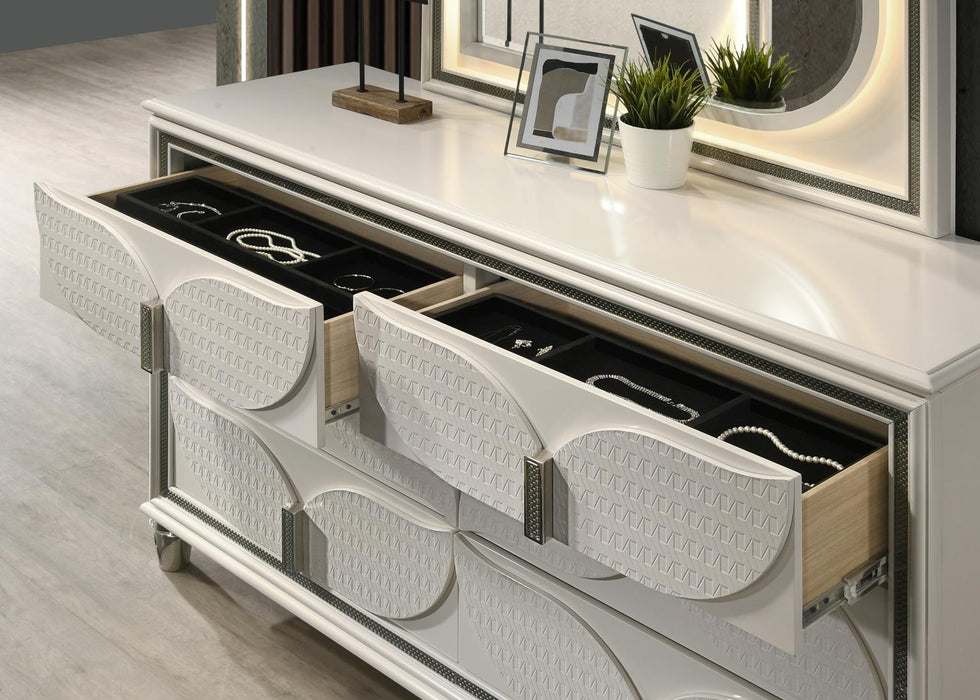 B029 - Dresser - Mysterious Gold