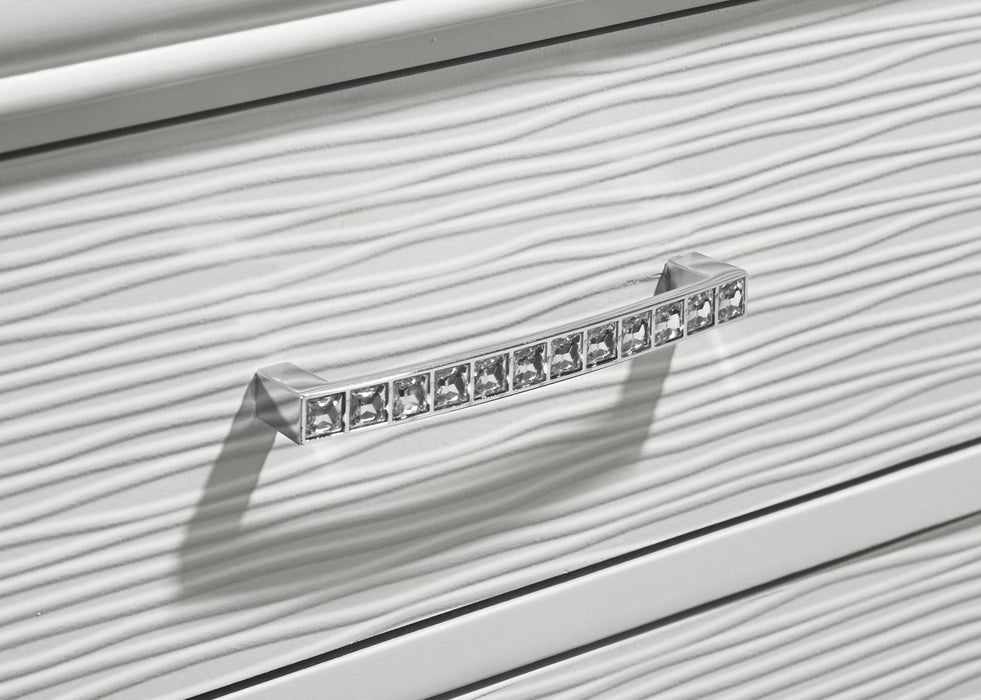 B396 - Chest - White