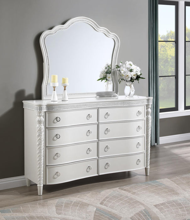 B033 - Dresser - White