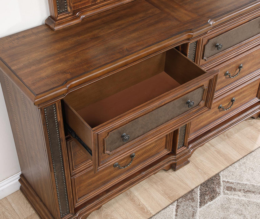 B020 - Chest - Brown